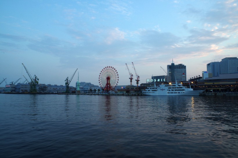 点击大图看下一张：日本神户港口塔的图片