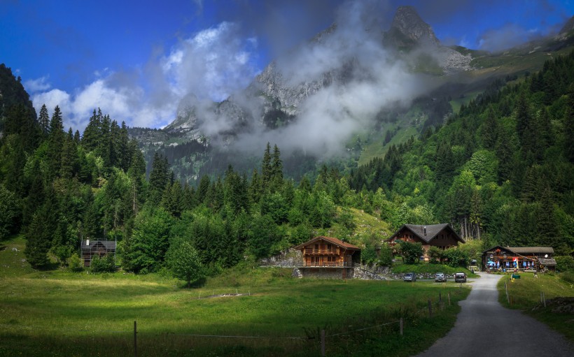 点击大图看下一张：风景如画的瑞士风景图片