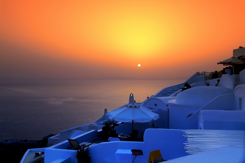 点击大图看下一张：希腊圣托里尼岛日落风景图片