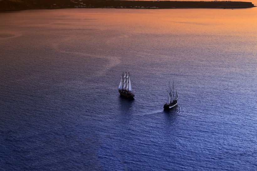 点击大图看下一张：希腊圣托里尼岛日落风景图片