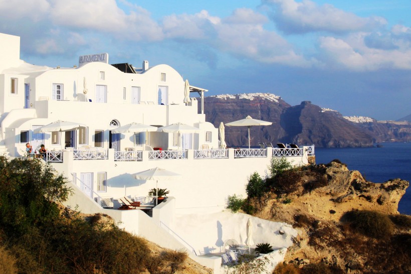 点击大图看下一张：希腊圣托里尼岛风景图片