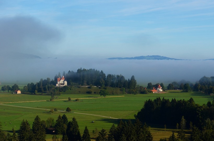点击大图看下一张：德国高天鹅堡风景图片