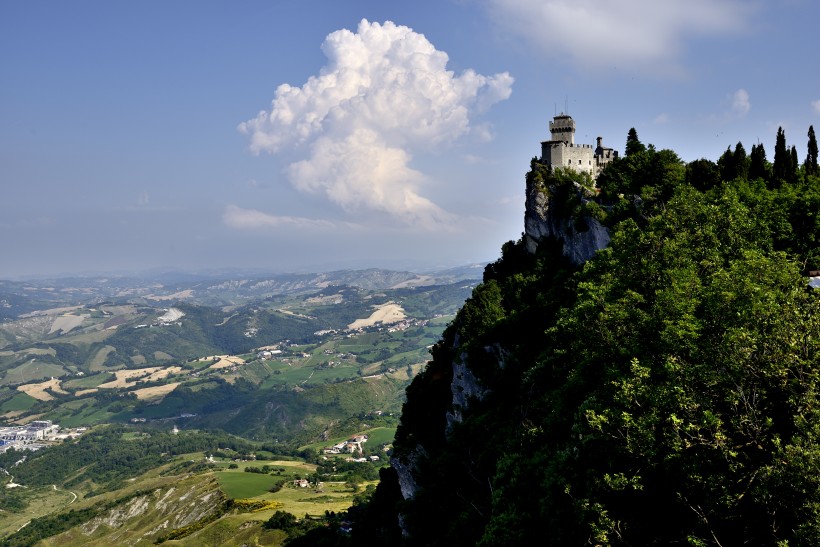 点击大图看下一张：圣马力诺共和国风景图片