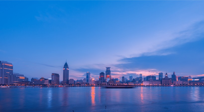 点击大图看下一张：上海城市夜景图片