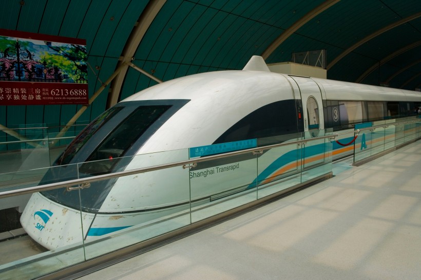 点击大图看下一张：上海磁悬浮列车图片