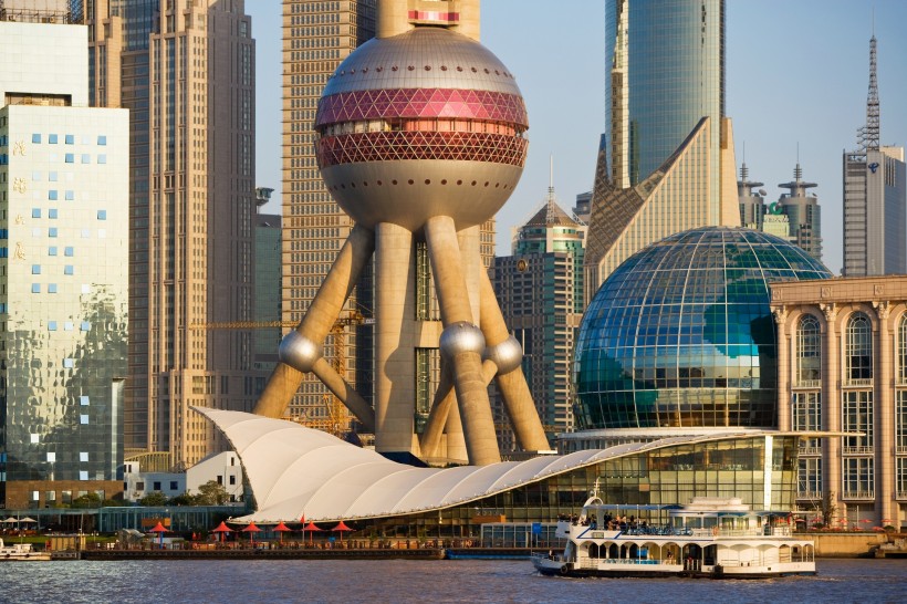 点击大图看下一张：上海东方明珠塔图片