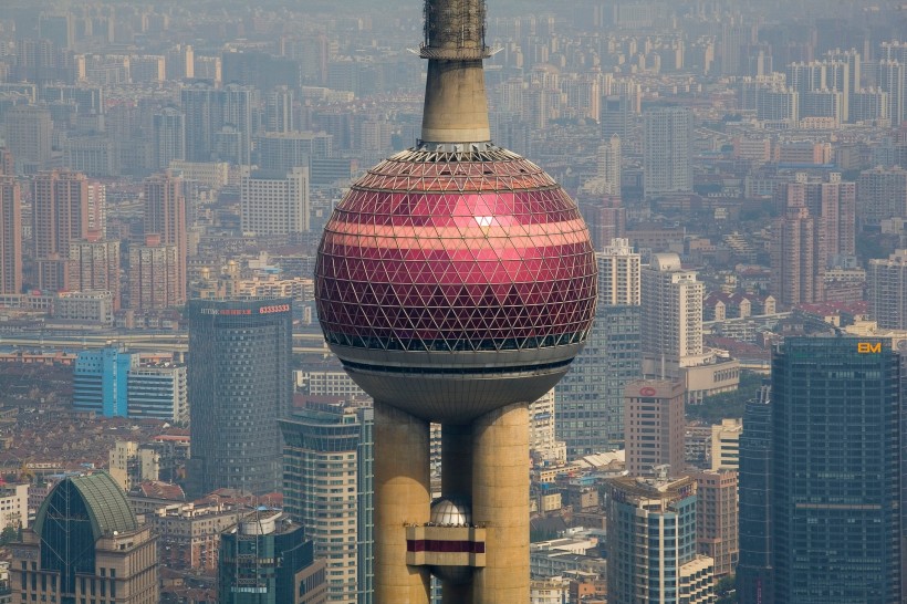 点击大图看下一张：上海东方明珠塔图片