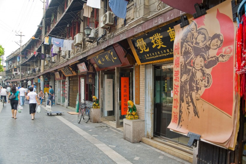 点击大图看下一张：上海多伦多名人文化街图片
