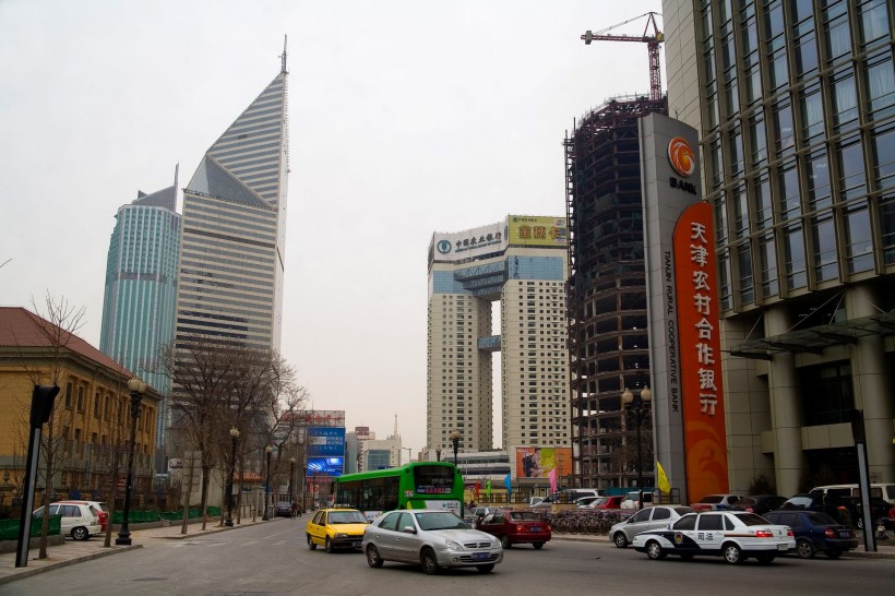 点击大图看下一张：上海凯旋门大厦图片