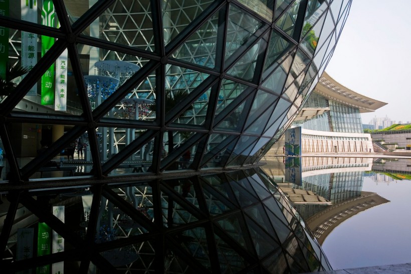 点击大图看下一张：上海科技馆图片