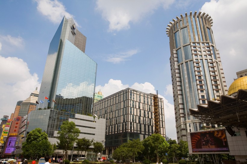 点击大图看下一张：上海南京路商业街图片