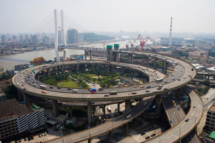 点击大图看下一张：上海南浦大桥图片
