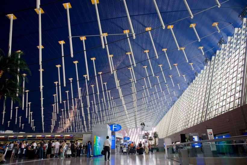 点击大图看下一张：上海浦东机场图片