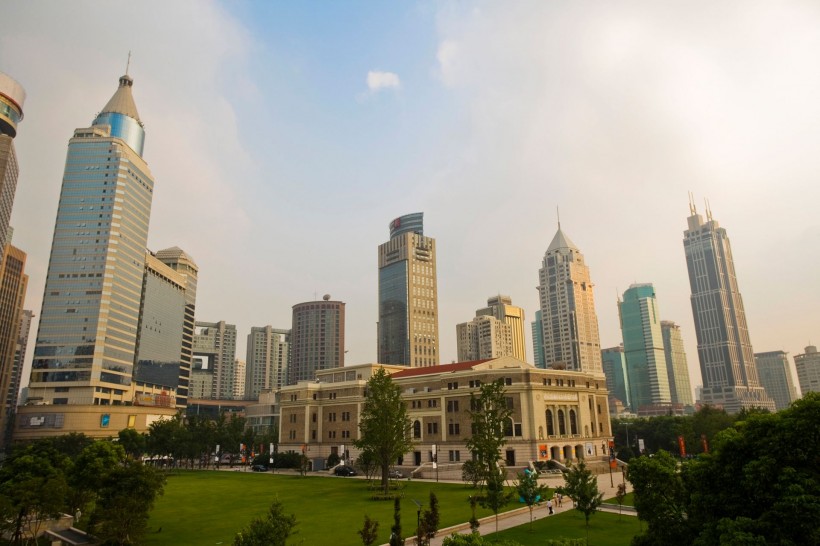点击大图看下一张：上海人民广场图片