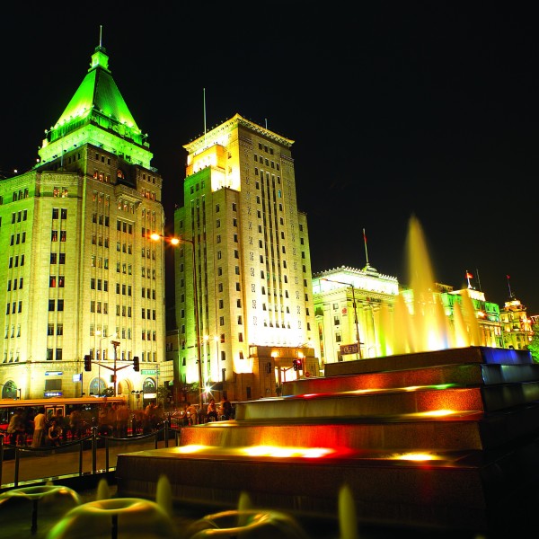 点击大图看下一张：上海外滩图片