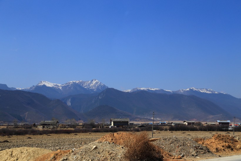 点击大图看下一张：云南香格里拉风景图片