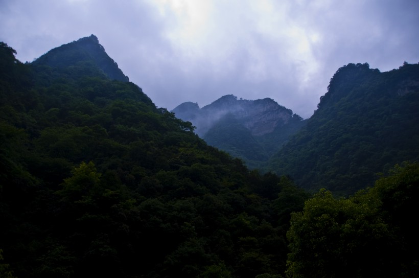 点击大图看下一张：重庆神龙峡风景图片
