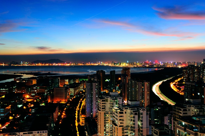 点击大图看下一张：广东深圳夜景图片