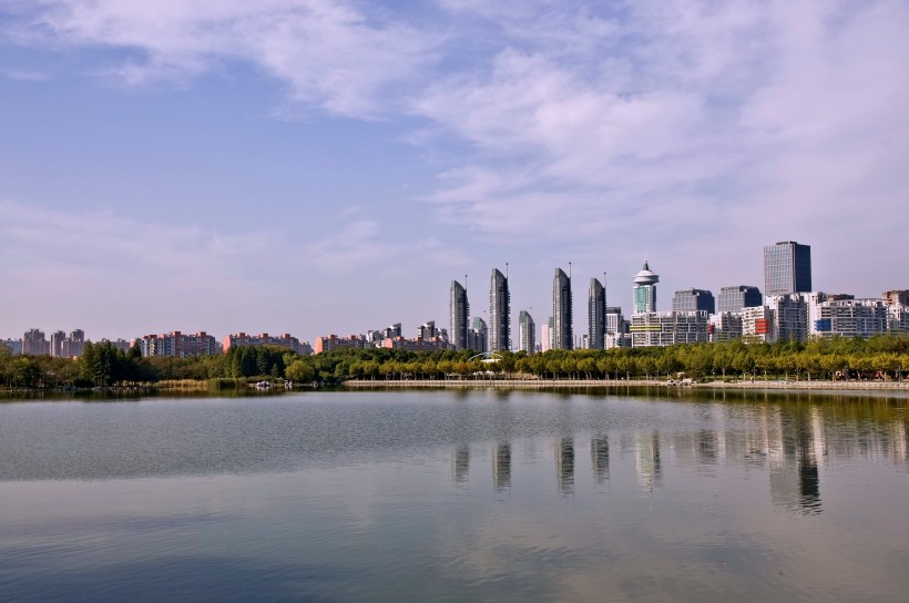 点击大图看下一张：上海世纪公园风景图片
