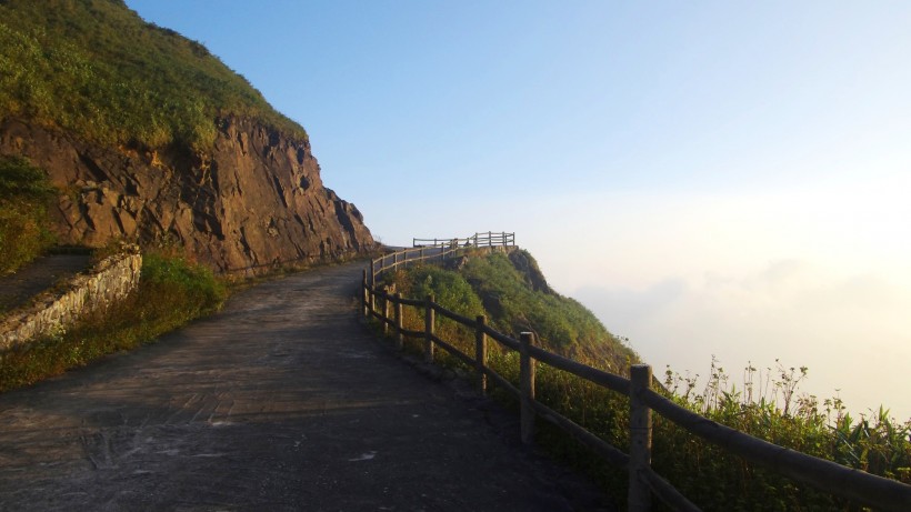 点击大图看下一张：广东第一峰石坑崆风景图片