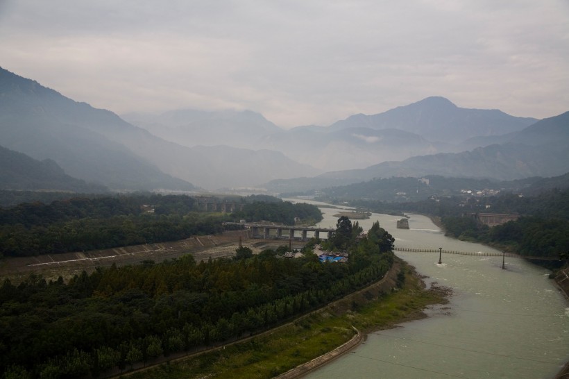 点击大图看下一张：四川都江堰图片