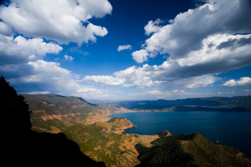 点击大图看下一张：四川泸沽湖图片