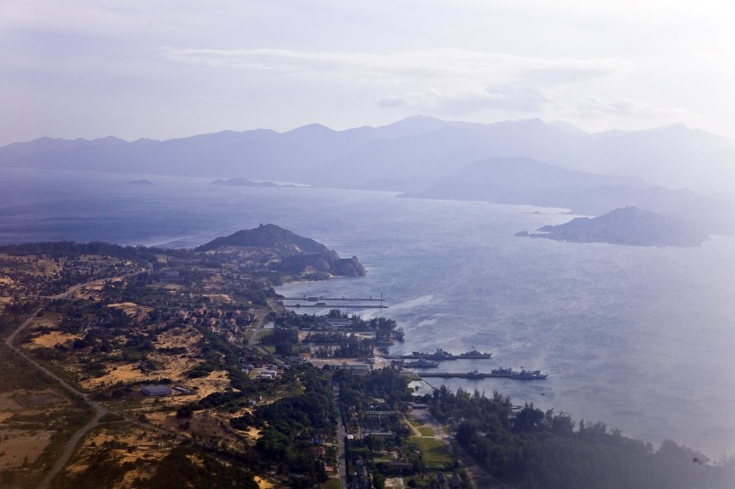 点击大图看下一张：鸟瞰越南风景图片