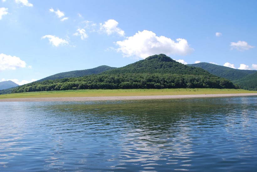 点击大图看下一张：吉林松花湖风景图片