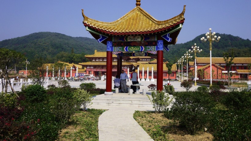 点击大图看下一张：湖北武汉嵩阳寺风景图片