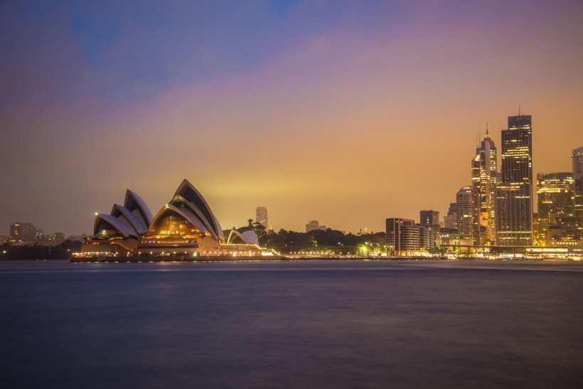 点击大图看下一张：独特的澳大利亚悉尼歌剧院建筑风景图片