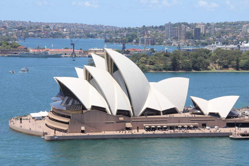 点击大图看下一张：独特的澳大利亚悉尼歌剧院建筑风景图片