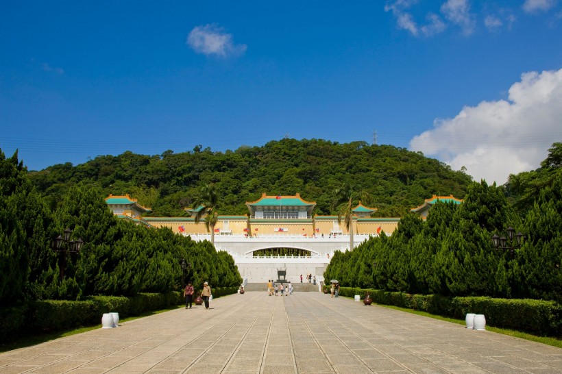 点击大图看下一张：台湾台北故宫博物院图片