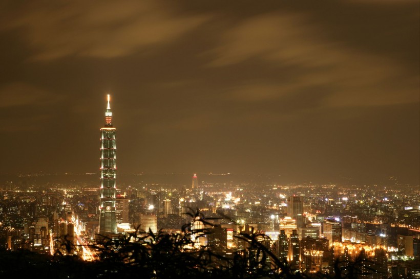 点击大图看下一张：台湾台北夜景图片