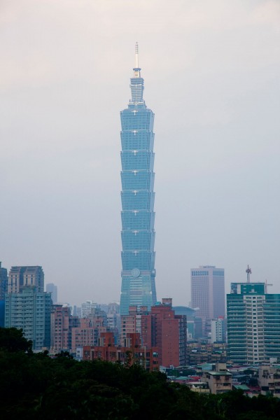 点击大图看下一张：台湾台北101大楼图片