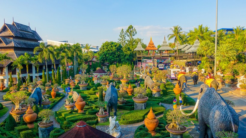 点击大图看下一张：泰国建筑风景图片