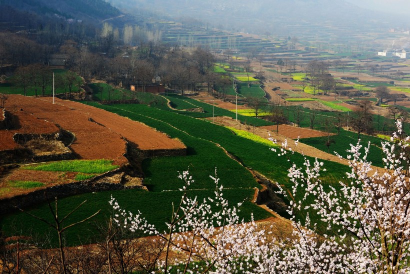 点击大图看下一张：山西太行山风景图片