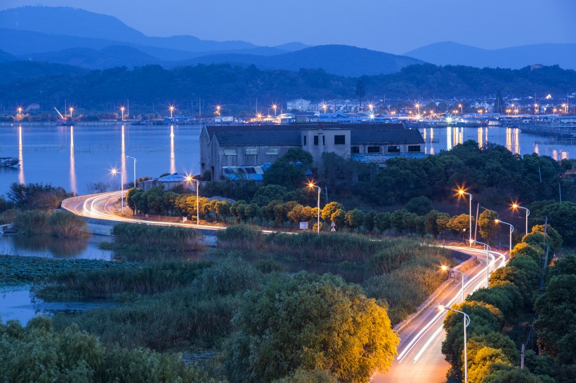 点击大图看下一张：江苏太湖夕阳风景图片
