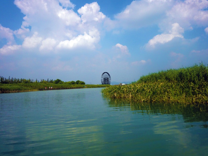 点击大图看下一张：江苏太湖风景图片