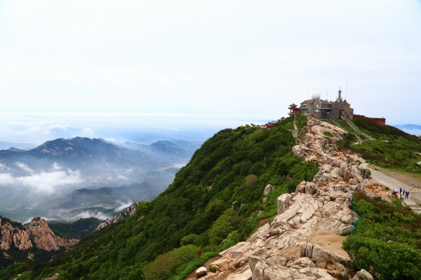 点击大图看下一张：山东泰山风景图片  