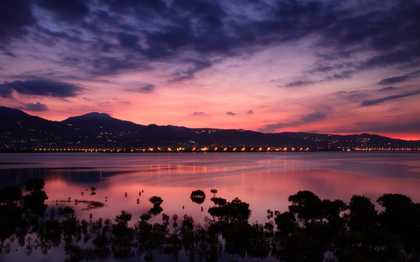 点击大图看下一张：台湾城市夜景与自然风景图片