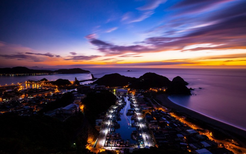 点击大图看下一张：台湾灯光夜景图片