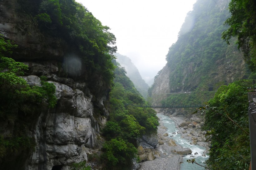 点击大图看下一张：台湾花莲太鲁阁国家公园风景图片