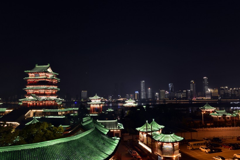 点击大图看下一张：江西滕王阁夜景图片