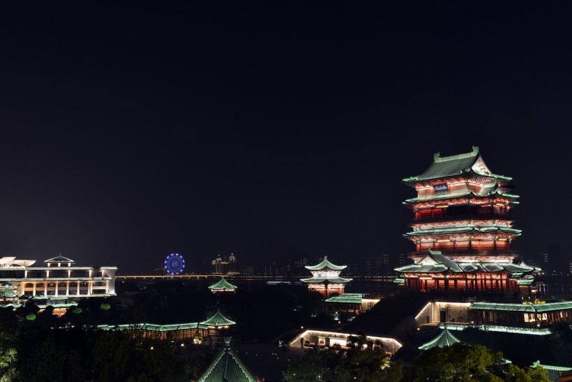点击大图看下一张：江西滕王阁夜景图片