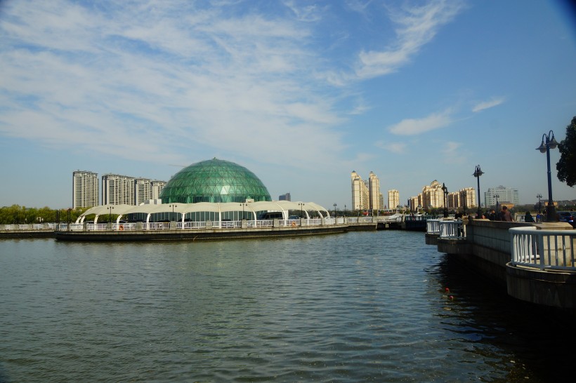 点击大图看下一张:上海泰晤士小镇风景图片