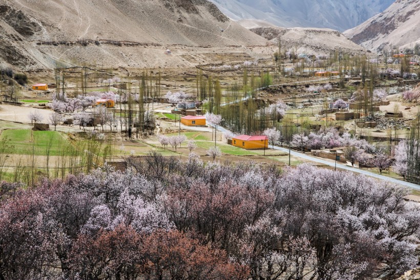 点击大图看下一张：帕米尔高原风景图片