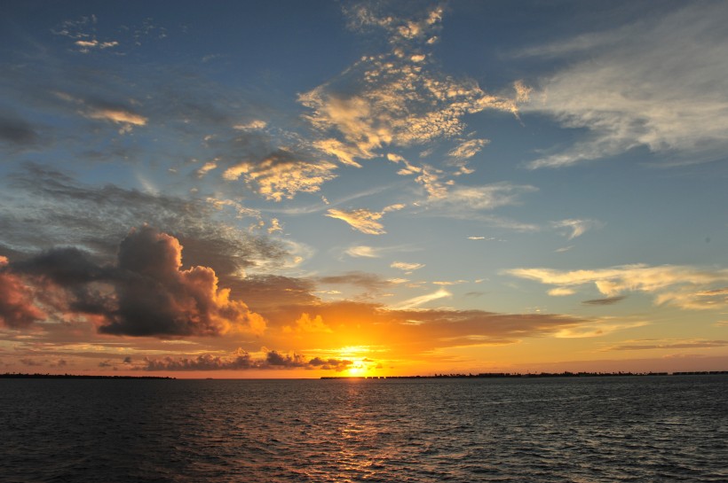 点击大图看下一张：马尔代夫瑞喜顿岛风景图片