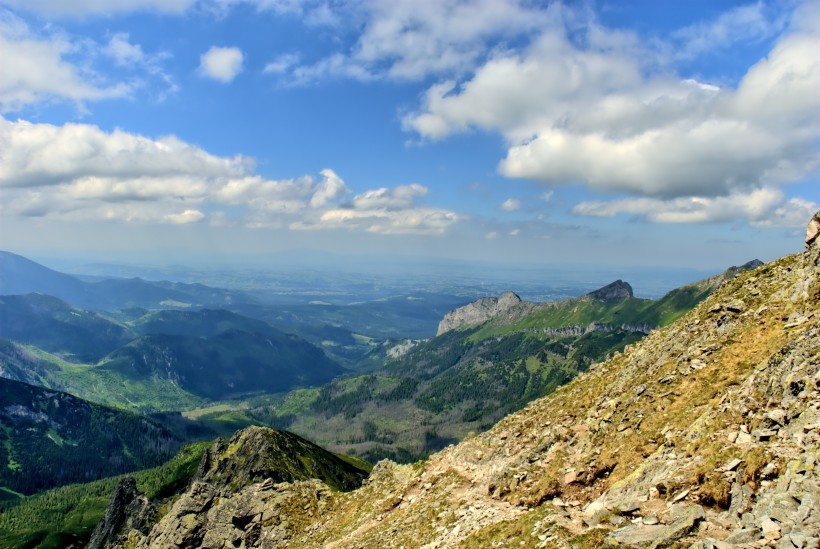点击大图看下一张：斯洛伐克高山风景图片