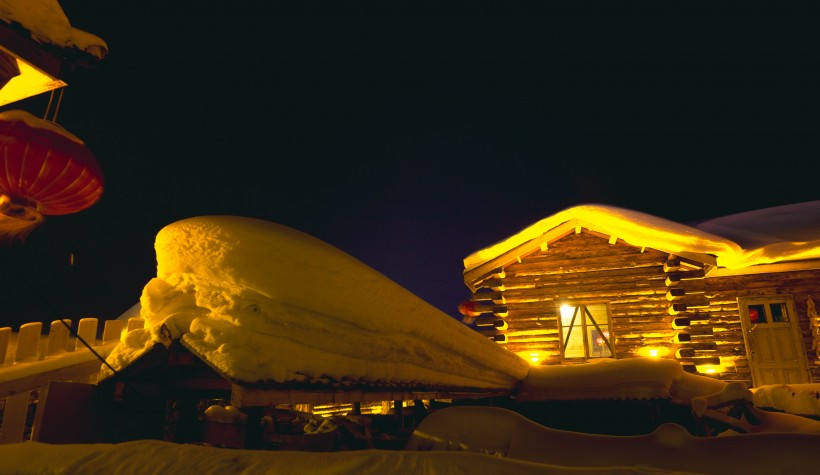 点击大图看下一张：哈尔滨雪乡风景图片