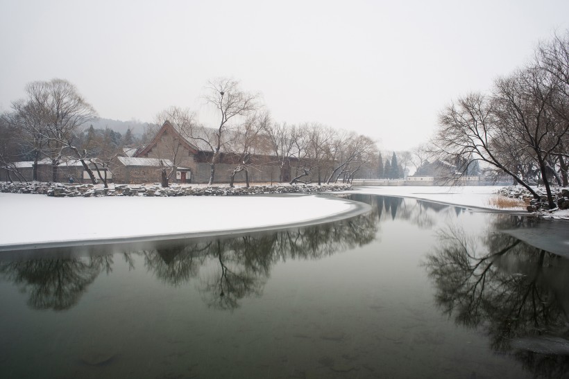 点击大图看下一张：北京颐和园冬日风景图片